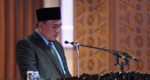 Juru Bicara Pansus IV DPRD Sumsel, Andie Dinialde, menyampaikan Laporan Pansus II yang membahas Raperda tentang Perubahan Atas Perda Tentang Rencana Tata Ruang Wilayah Provinsi Sumatera Selatan Tahun 2023–2043, hari Jum'at tanggal 3 Maret 2023 di Ruang Rapat Paripurna DPRD Sumsel. (foto : Humas DPRD Sumsel)
