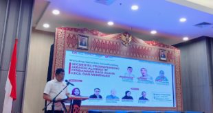 sosialisasi dan edukasi pasar modal terpadu 2023 di Ballroom OJK Regional 7 Sumbagsel, Selasa (14/3).