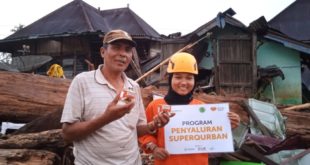Rumah Zakat Sumsel menurunkan 4 orang relawan untuk menyalurkan bantuan tahap awal ke korban yang terdampak banjir desa Keban Agung Kabupaten Lahat, melalui Posko Induk Kecamatan di lokasi bencana. (foto : Rumah Zakat)