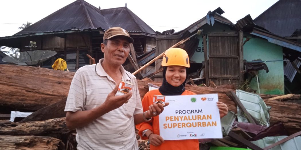 Rumah Zakat Sumsel menurunkan 4 orang relawan untuk menyalurkan bantuan tahap awal ke korban yang terdampak banjir desa Keban Agung Kabupaten Lahat, melalui Posko Induk Kecamatan di lokasi bencana. (foto : Rumah Zakat)