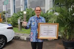 Walikota Palembang Harnojoyo usai menerima penghargaan PPKM Awards 2023. (FOTO: IST)