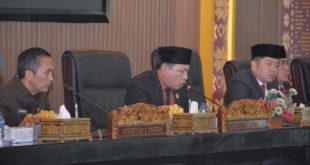 Sekretaris Daerah Kota Palembang, Ratu Dewa, menghadiri Rapat Paripurna DPRD Kota Palembang dengan agenda Pembahasan Raperda Tentang Rencana Tata Ruang dan Tata Wilayah, hari Rabu tanggal 1 Maret 2023. (foto : Humas DPRD Kota Palembang)