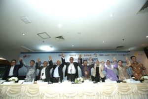 PT. PLN bersama Bank-Bank yang tergabung di dalam Himpunan Bank Negara (Himbara) saat Konferensi Pers dengan tema Dukungan Pengembangan Ekosistem KBLBB, di Jakarta pada hari Jum'at tanggal 10 Maret 2023. (foto : SMSI Sumsel)`