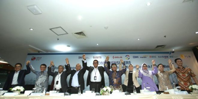 PT. PLN bersama Bank-Bank yang tergabung di dalam Himpunan Bank Negara (Himbara) saat Konferensi Pers dengan tema Dukungan Pengembangan Ekosistem KBLBB, di Jakarta pada hari Jum'at tanggal 10 Maret 2023. (foto : SMSI Sumsel)`