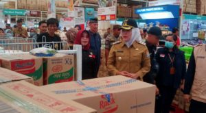 Pemerintah Kota (Pemkot) Palembang Bersama Badan Pengawas Obat dan Makanan Sumatera Selatan (BPOM Sumsel), Senin (17/4/2023) melakukan inspeksi mendadak (sidak) ke beberapa toko parsel menjelang Hari Raya Idul Fitri 1444 H