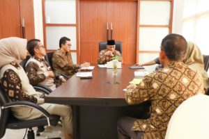 Pj Bupati Muba Apriyadi Mahmud saat menerima Jajaran Fakultas Pertanian Universitas Muhammadiyah Palembang di Kantor Perwakilan Musi Banyuasin di Palembang, Kamis (13/4/2023).