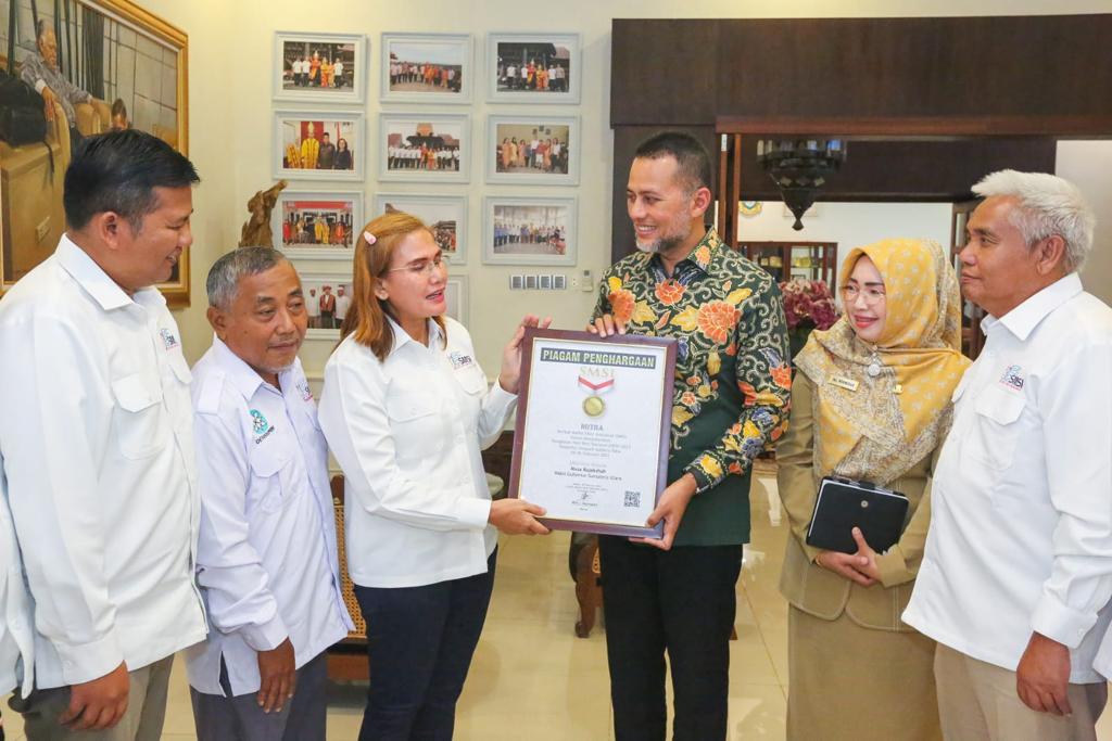 Kunjungan silaturahmi Pengurus SMSI Sumut di ruang kerjanya, Lantai 2 Gedung DPRD Sumsel, Jalan Imam Bonjol Medan, hari Selasa tanggal 4 April 2023.