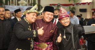 Gubernur Provinsi Sumatera Selatan, Herman Deru, saat menghadiri Sidang Paripurna Istimewa DPRD Kabupaten Banyuasin dalam rangka memperingati Hadi Jadi Kabupaten Banyuasin ke 21 Tahun, hari Senin tanggal 10 April 2023. (foto : IG Humas Prov Sumsel)