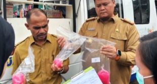 Tim gabungan Pemerintah Kabupaten Banyuasin memastikan makanan berbuka puasa yang manis dan berwarna di Pasar Sukajadi Kelurahan Sukajadi Timur, aman atau berbahaya bagi masyarakat yang akan menikmatinya. (foto : SMSI Sumsel)