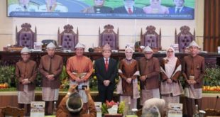 Pimpinan Rapat Paripurna Istimewa