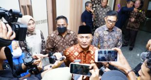 Pj Bupati H Apriyadi Manfaatkan Gaji 13 untuk membantu keperluan sekolah Anak