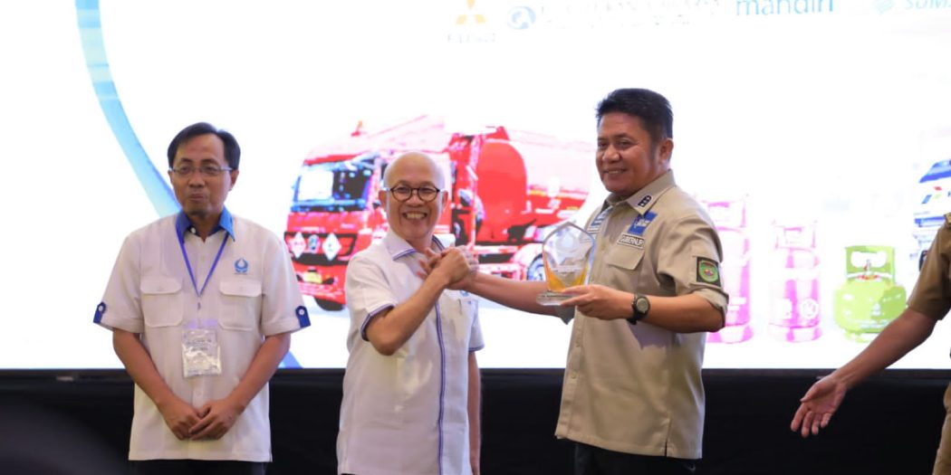 Herman Deru saat membuka Musyawarah Daerah (Musda) X Dewan Pimpinan Daerah II Himpunan Hiswana Migas Sumbagsel bertempat di Ballroom Hotel Arista, Selasa (9/5).