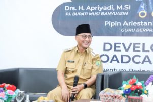 Penjabat (Pj) Bupati Muba H Apriyadi hadir sebagai narasumber Development Broadcasting Unit Momentum Peringatan Hari Pendidikan Nasional