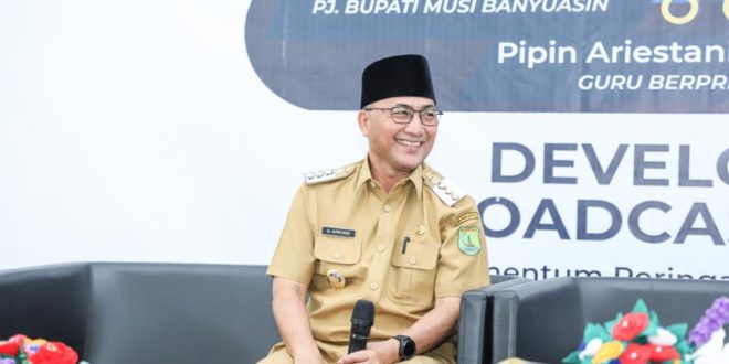 Penjabat (Pj) Bupati Muba H Apriyadi hadir sebagai narasumber Development Broadcasting Unit Momentum Peringatan Hari Pendidikan Nasional