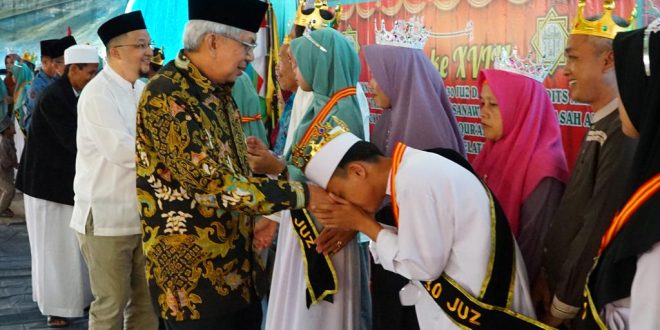 Wakil Gubernur Sumsel H. Mawardi Yahya menghadiri wisuda ke XVIII Pondok Pesantren Raudhatul Quran Payaraman di Kabupaten Ogan Ilir, Kamis (18/5).