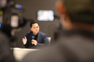 Erick Thohir saat bertemu Kapolri, Jenderal Listyo Sigit Prabowo di Labuan Bajo, NTT, Rabu (10/5).