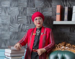Dr Hj Nurmalah SH MH CLA Sosok perempuan inspiratif dengan segudang prestasi