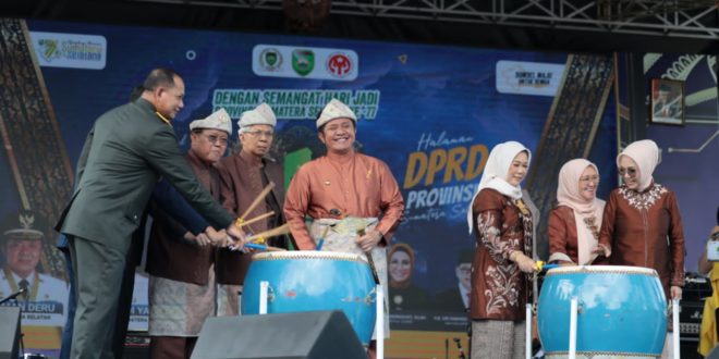 Penutupan UMKM EXPO 2023 di Halaman Kantor DPRD Prov. Sumsel yang telah dilaksanakan sejak tgl 13 s/d 15 Mei 2023 bertempat di Halaman Kantor DPRD Prov. Sumsel, Senin, (15/5/2023)