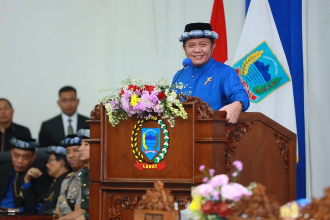DPRD Kabupaten Lahat dalam rangka memperingati hari jadi Kabupaten Lahar ke-154, perayaan XXV di Gedung DPRD Kab Lahat, Sabtu (20/5) pagi.