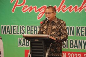 H Apriyadi melalui Pj Sekretaris Daerah Muba Musni Wijaya SSos MSi, mengukuhkan Majelis Pertimbangan Kelitbangan Kabupaten Muba Periode 2023 - 2024, Jum'at (18/5/2023) di Hotel The Zuri Palembang