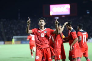 mengalahkan tuan rumah Kamboja dengan skor 2-1 di Stadion Nasional Olimpiade, Phnom Penh, Rabu (10/5).