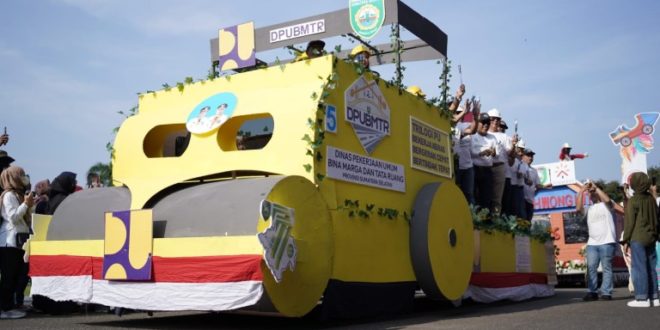 Penyelenggaraan karnaval Mobil Hias dalam rangka memperingati HUT Provinsi Sumsel, yang mengambil start di halaman Griya Agung, Minggu (21/5)