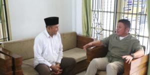 (sanjo Lebaran) dengan tokoh Muhammadiyah yang sudah lebih dulu merayakan Lebaran Idul Fitri, Ia juga mengecek pasar dan posko Lebaran di sejumlah titik, Jumat (21/4) pagi.