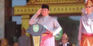 Upacara (Irup)  Hardiknas yang digelar di Halaman  Rumah Dinas Gubernur Sumsel, Griya Agung, Selasa (2/5) pagi.