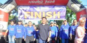 jalan sehat massal rangka memperingati hari jadi Provinsi Sumatera Selatan ke 77 Tahun 2023 yang dipusatkan dihalaman kantor Gubernur Sumsel, Sabtu (13/5) pagi.