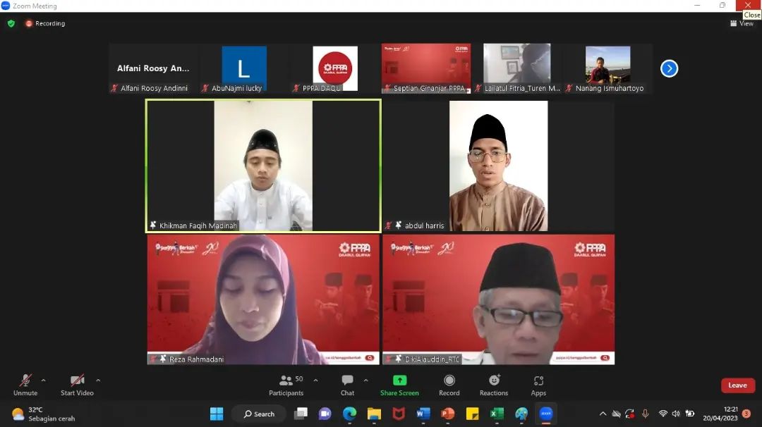 Suasana doa bersama dan khataman akbar di penghujung Ramadan, tepatnya pada hari Kamis tanggal 20 April 2023, yang digelar oleh Laznas PPPA Daarul Qur'an melalui Zoom Meeting dan YouTube. (foto : PPPA Daarul Qur'an)