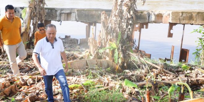 Sabtu (13/5/2023) pagi Pj Bupati Apriyadi Mahmud mendatangi langsung lokasi tersebut.