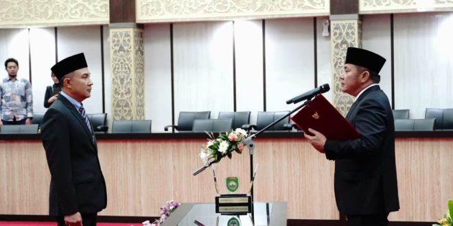 H. Herman Deru (HD) menghadiri Pengukuhan Kepala BPS Prov. Sumsel, Moh. Wahyu Yulianto, S.Si.,S.ST.,M.Si di Auditorium Graha Bina Praja, Pemprov Sumsel, Rabu (7/6/2023).