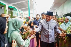 menghadiri acara pengajian Akbar Ahad Pon Yayasan Idarotul Hidayah di Ponpes Romadhon Desa Kotabaru Barat, Kecamatan Martapura, Kabupaten OKU Timur, Minggu (11/6/2023) siang.