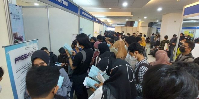 Job Fair 2023 membuka lowongan kerja besar-besaran yang diselenggarakan Dinas Ketenagakerjaan (Disnaker) Kota Palembang pada 7-8 Juni 2023 di Palembang Trade Center (PTC) Mall.