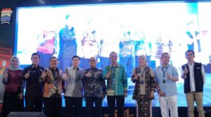 Ribuan orang memadati Palembang Trade Center Mal, Rabu (7/6/2023).