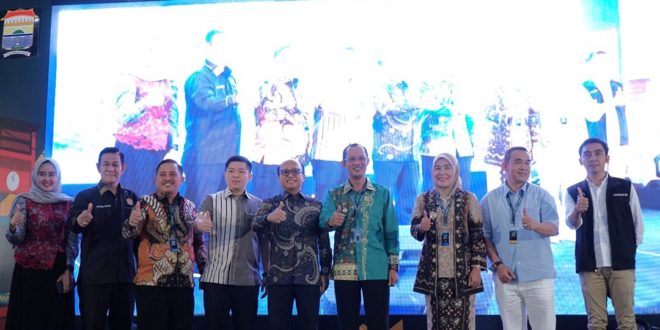 Ribuan orang memadati Palembang Trade Center Mal, Rabu (7/6/2023).