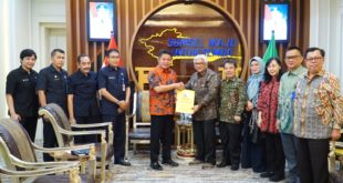 H. Herman Deru (HD) menerima audiensi Panitia Pemilihan Rektor Universitas Sriwijaya (Unsri) Masa Tugas Tahun 2023-2027 di Ruang Tamu Gubernur Sumsel. Kamis, (8/6/2023)