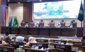 DPRD Sumsel Gelar Rapat Paripurna dengan Agenda Penjelasan Rancangan Perda Provinsi Sumsel Baca Selengkapnya: DPRD Sumsel Dengarkan Penjelasan Pertanggungjawaban APBD 2022