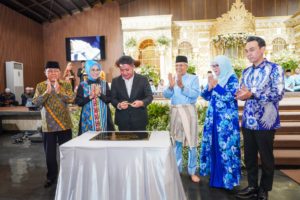 RA Anita Hadiri Acara Tasyakuran Khitanan dan Peresmian Gedung Serba Guna di Palembang