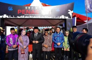H. Herman Deru menghadiri langsung Pembukaan Pekan Nasional (PENAS) Petani Nelayan XVI 2023 yang dipusatkan di Lapangan Lanud Sultan Sjahrir Padang Sumatera Barat, Sabtu (10/6/2023).