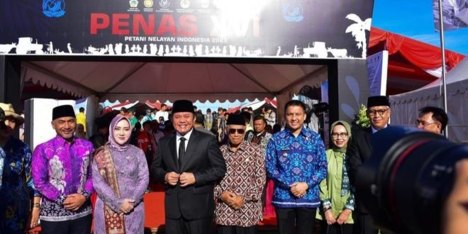 H. Herman Deru menghadiri langsung Pembukaan Pekan Nasional (PENAS) Petani Nelayan XVI 2023 yang dipusatkan di Lapangan Lanud Sultan Sjahrir Padang Sumatera Barat, Sabtu (10/6/2023).