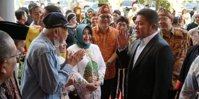 H. Herman Deru Membuka Festival Reog Ponorogo dan Kuda Lumping se-Sumatera Selatan Tahun 2023, dalam sambutannya mengatakan dirinya ingin kesenian tradisional dapat terus diperkenalkan ke masyarakat khususnya generasi muda agar dapat meneruskan warisan kesenian dan budaya asli daerah di Indonesia bertempat di Graha Budaya, Taman Budaya Sriwijaya, Minggu, (18/06/2023).