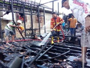 menyalurkan bantuan kepada korban kebakaran rumah yang terjadi di Dusun III Desa Teluk Kijing II Kecamatan Lais, yang terjadi pada Sabtu, 10 Juni 2023 sekitar pukul 12.00 WIB.