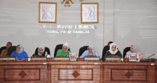 Anggota DPRD Provinsi Sumatera Selatan menerima Forum Kepala Desa Sriwijaya yang menyampaikan beberapa tuntutan di Ruang Rapat Badan Anggaran pada hari Senin tanggal 22 Mei 2023.