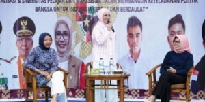 Hj. Anita Noeringhati, menjadi narasumber pada Pendidikan Politik Akbar Pelajar dan Mahasiswa dengan tema Revitalisasi dan Sinergitas Pelajar dan Mahasiswa