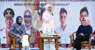 Hj. Anita Noeringhati, menjadi narasumber pada Pendidikan Politik Akbar Pelajar dan Mahasiswa dengan tema Revitalisasi dan Sinergitas Pelajar dan Mahasiswa