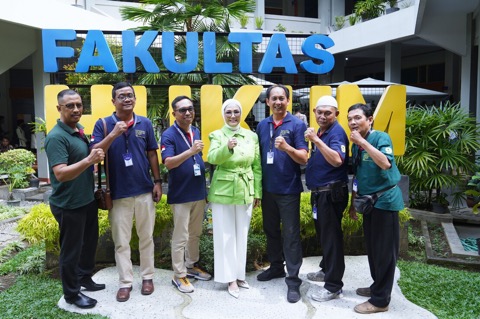 Ketua Dewan Perwakilan Rakyat Daerah (DPRD) Provinsi Sumatera Selatan (Sumsel), Hj. Anita Noeringhati, menjadi narasumber pada Simposium Nasional dan Musyawarah Nasional (Munas) II Ikatan Alumni Fakultas Hukum (IKAHUM) Universitas Atma Jaya Yogyakarta (UAJY), pada hari Sabtu tanggal 8 Juli 2023. (foto : Humas DPRD Sumsel)