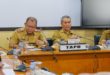 Tim Anggaran Pemerintah Daerah (TAPD) Kabupaten Musi Banyuasin (Muba) mendengarkan pendapat akhir Fraksi-fraksi DPRD Muba terhadap Rancangan Peraturan Daerah (Raperda) Anggaran Pendapatan dan Belanja Daerah (APBD) Perubahan Tahun Anggaran 2023, dalam Rapat Pembahasan yang berlangsung di Ruang Rapat Badan Musyawaran (Banmus) DPRD Muba, pada hari Senin tanggal 11 September 2023.