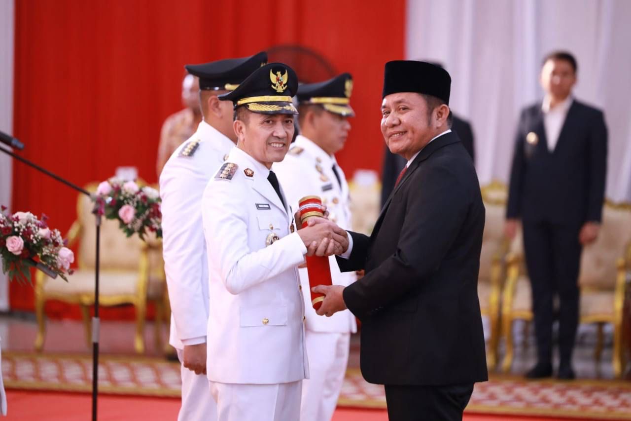 Pelantikan yang digelar di Griya Agung Palembang, Senin (18/9)