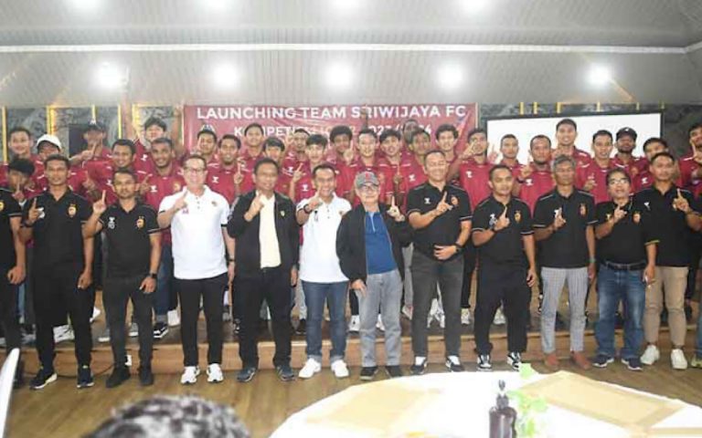 Sebanyak 27 pemain diperkenalkan kepada masyarakat dalam acara launching team Sriwijaya Football Club (SFC) di Gold Lounge, The Royal Palembang Gold Center), pada hari Jum'at tanggal 1 September 2023. (foto : Media Officer Sriwijaya FC)